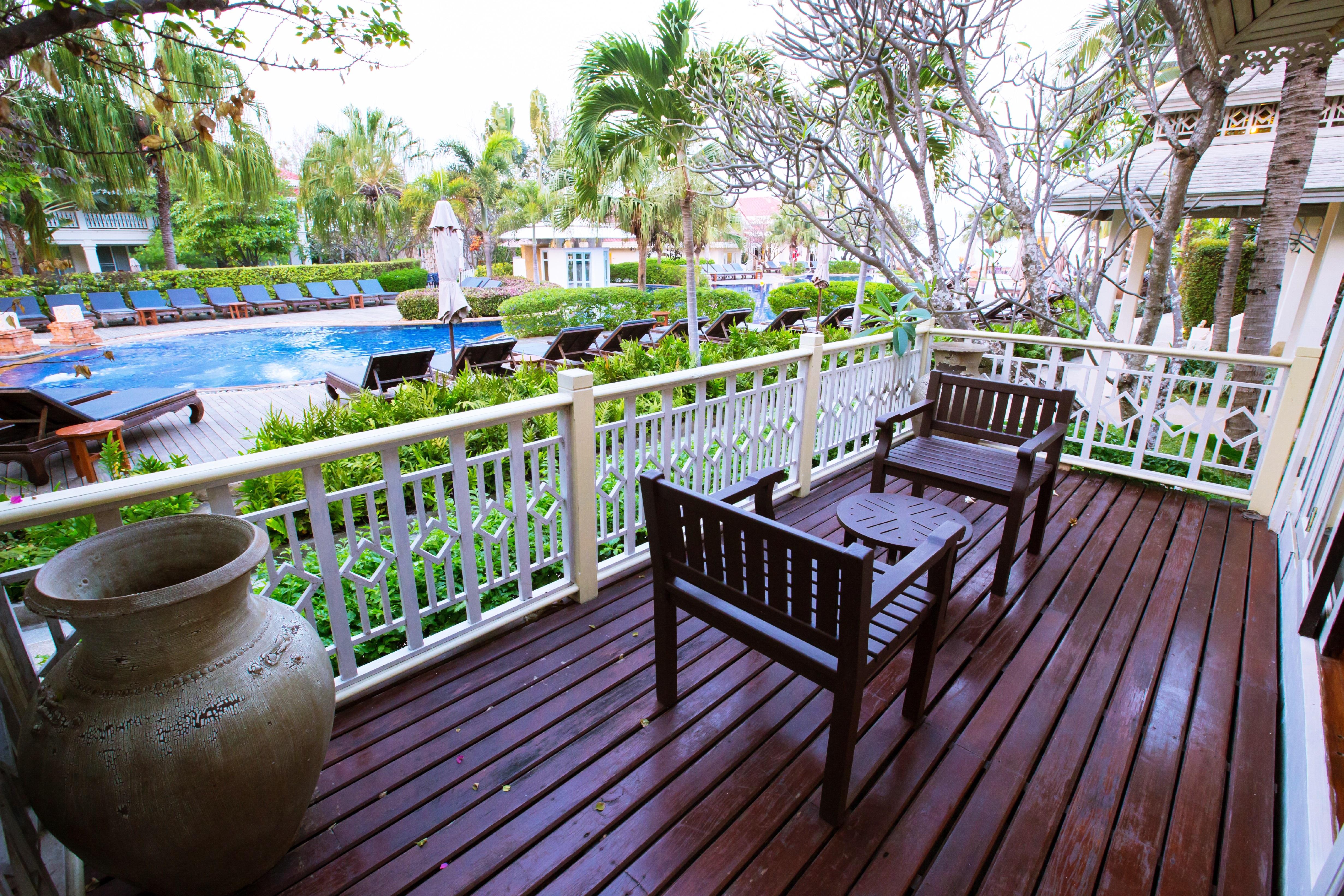 Wora Bura Hua Hin Resort & Spa Luaran gambar The pool at the Royal Paradise Hotel & Spa