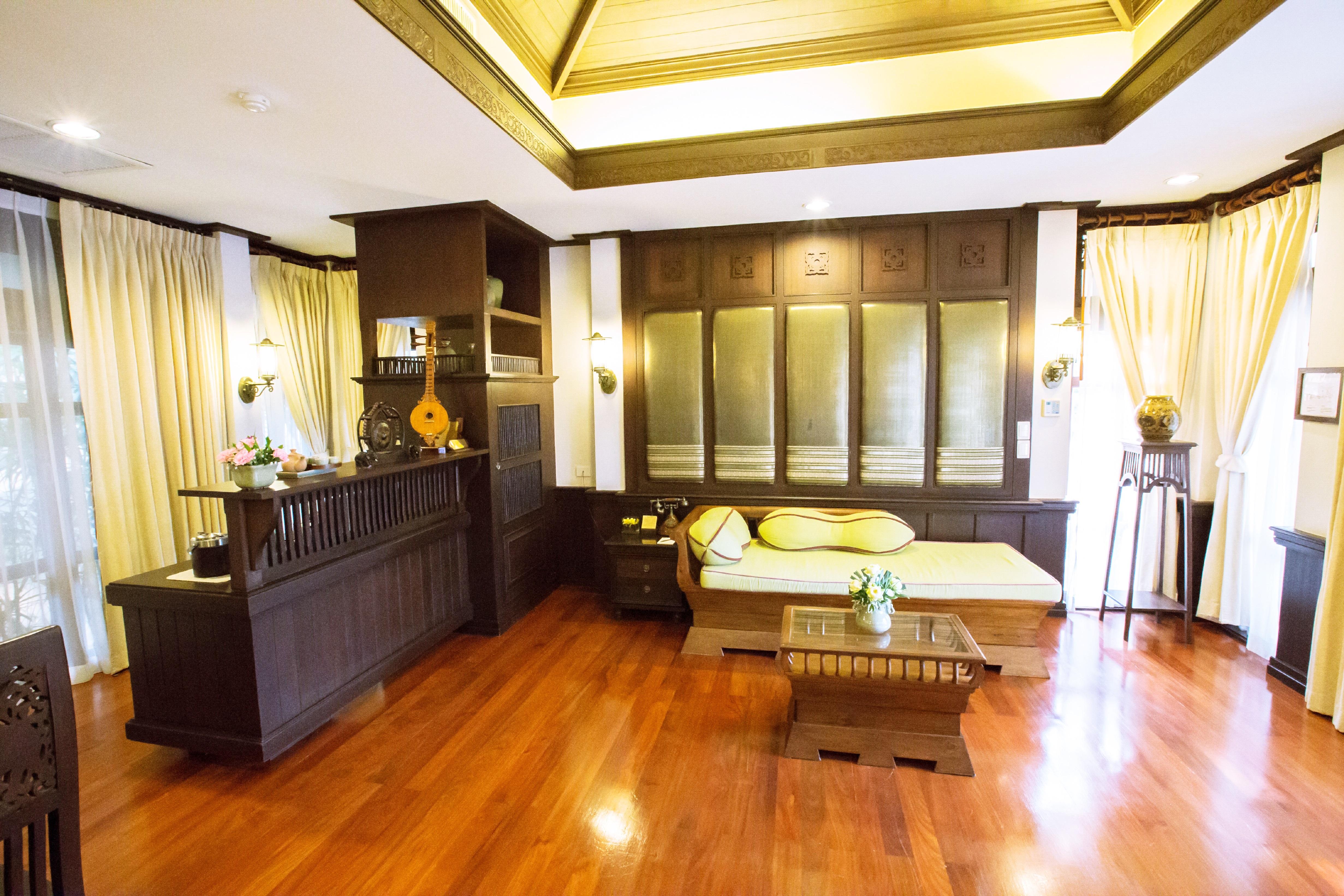 Wora Bura Hua Hin Resort & Spa Luaran gambar A bedroom at the Royal Thai Police Cadet School