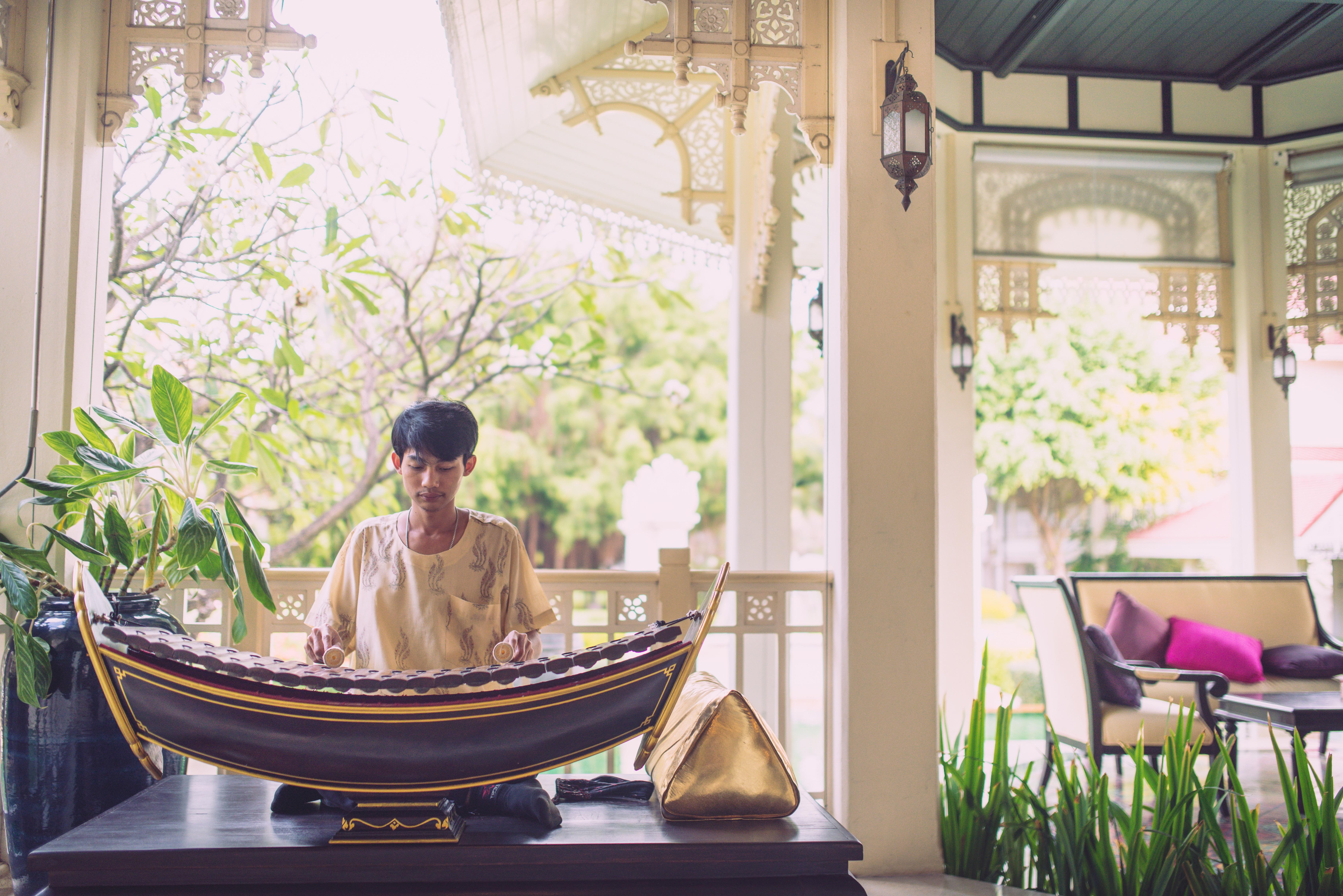 Wora Bura Hua Hin Resort & Spa Luaran gambar Thai musician playing the Ranat Ek