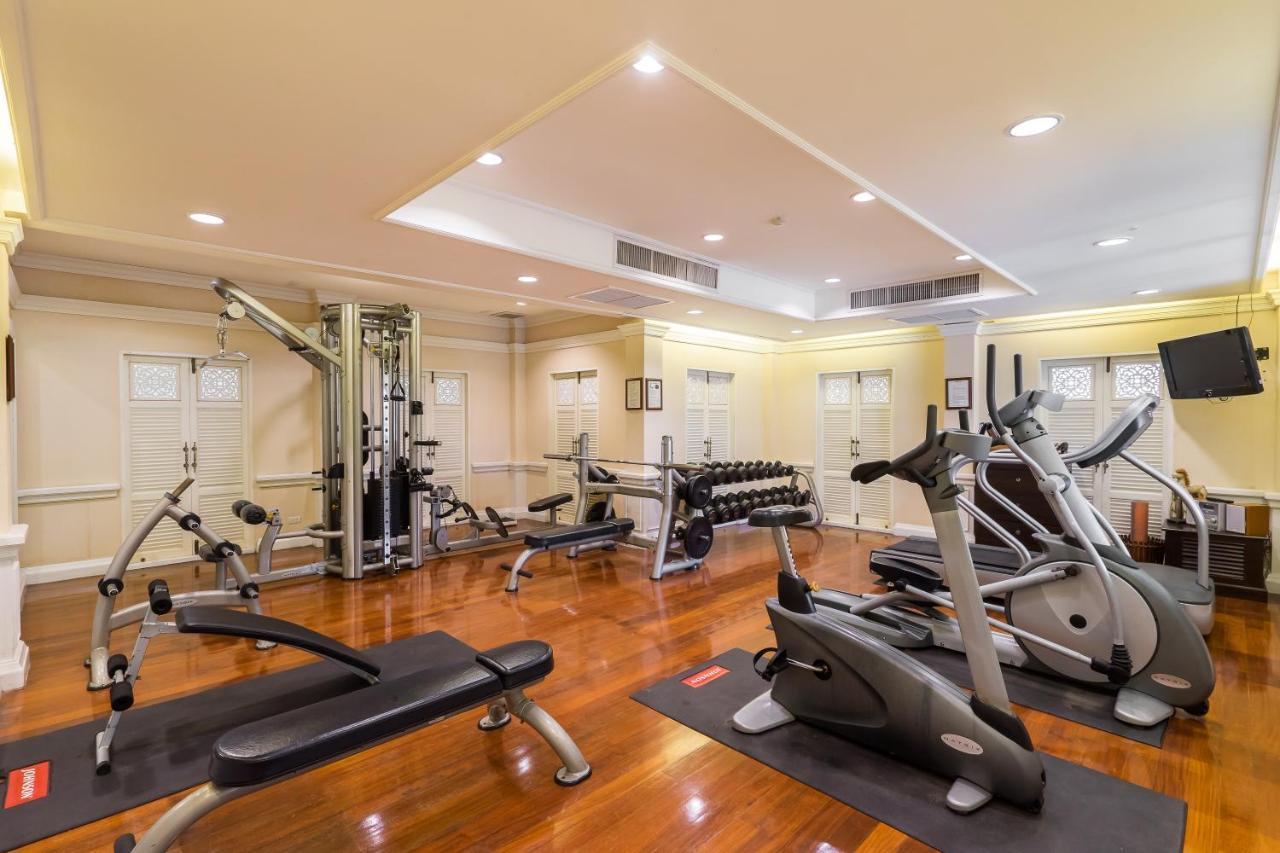 Wora Bura Hua Hin Resort & Spa Luaran gambar The gym at the hotel